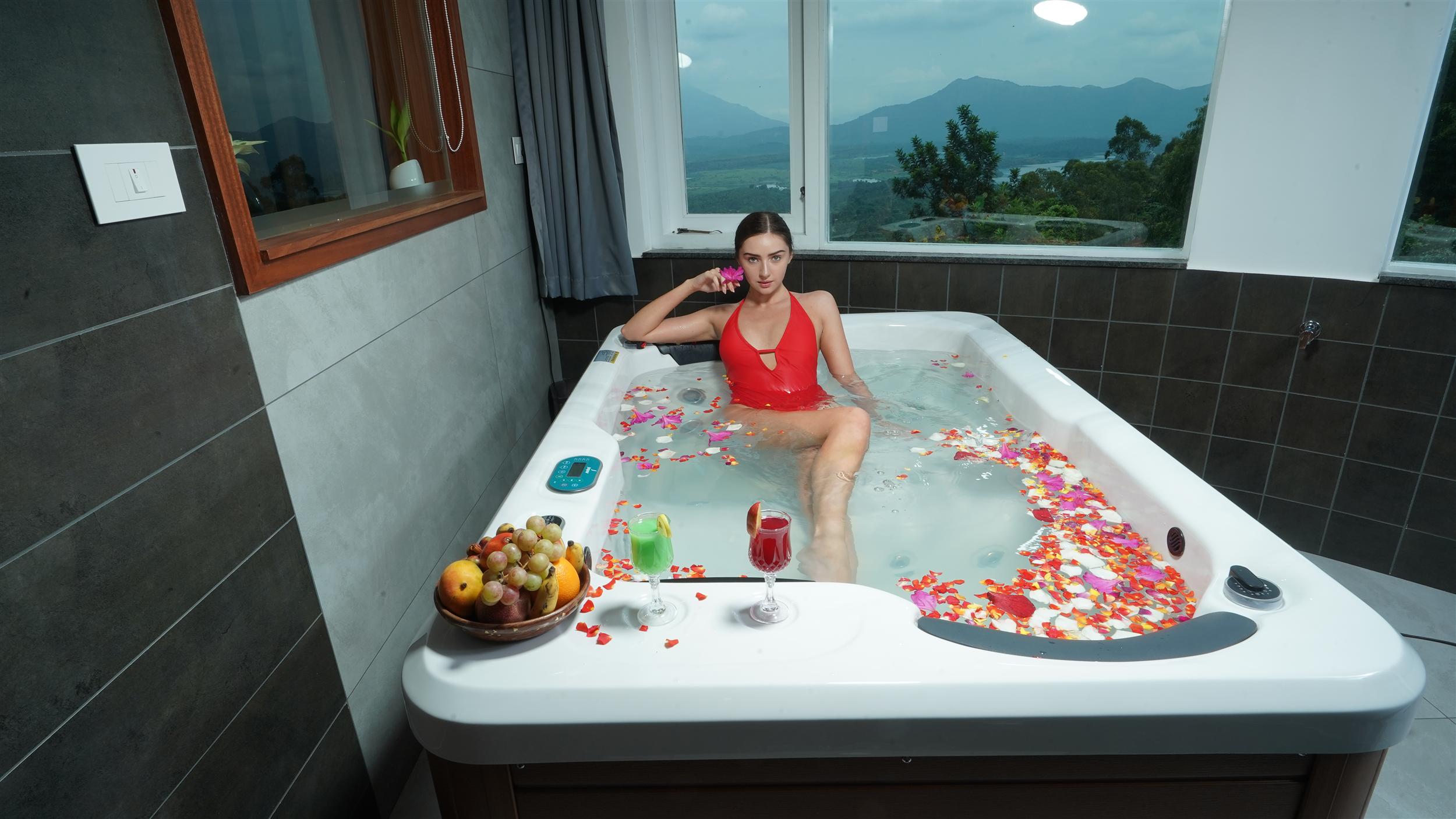 Resort in Wayanad with Jacuzzi